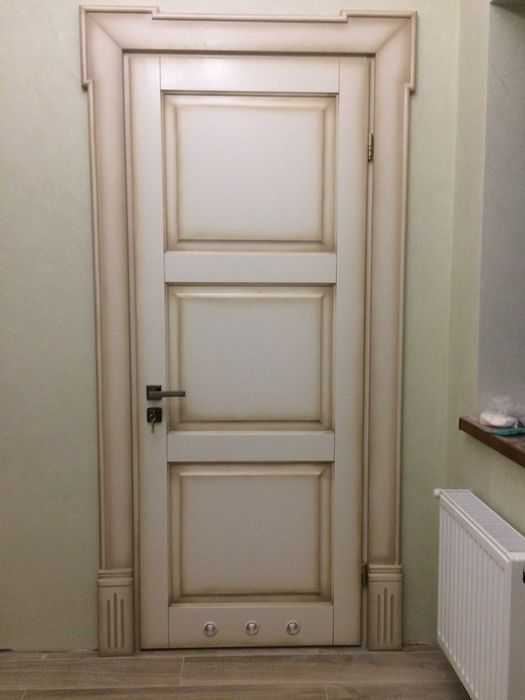 Дерев'яні меблі під замовлення (сходи ліжко кухня двері тумба стіл )