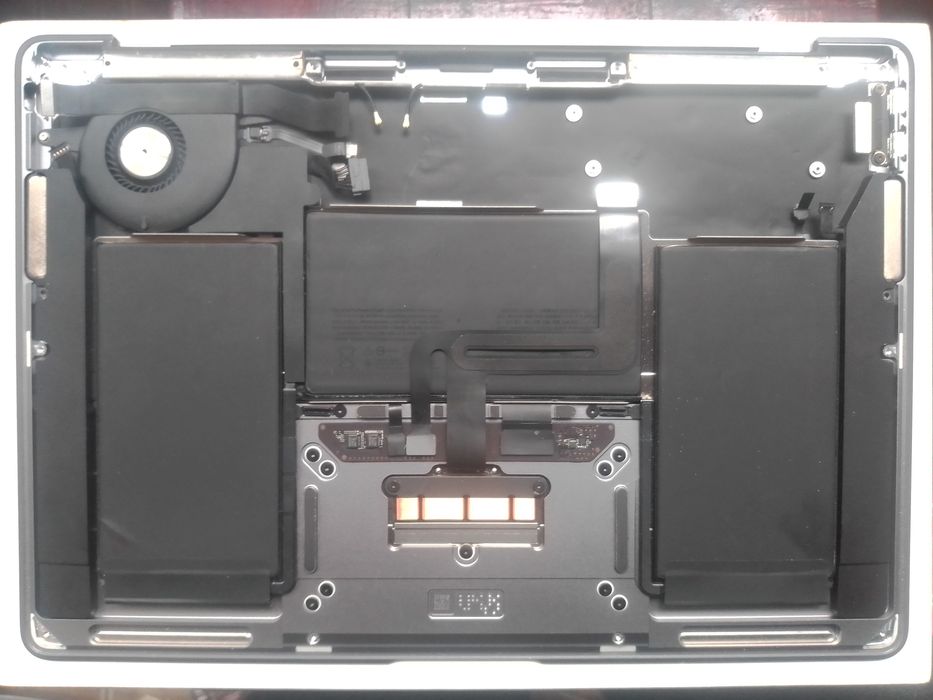 Macbook Air 2020 тoпкeйc в сбoре, возможно разборка