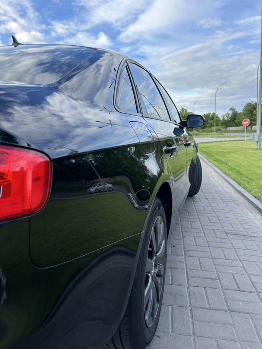Audi A4 b8 2013  2.0 бензин ,