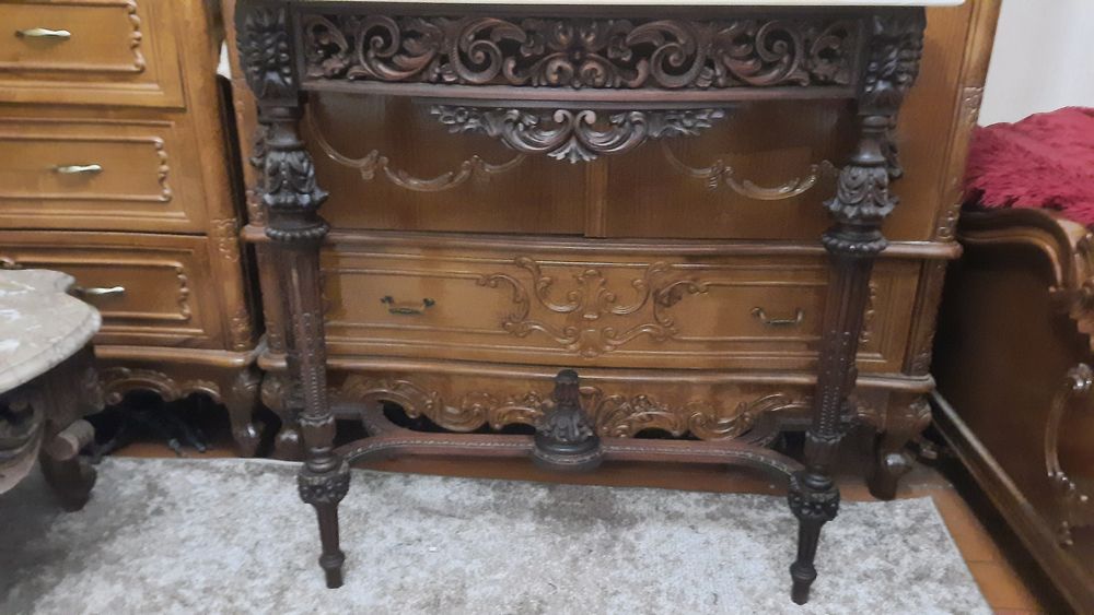 Зеркало бронзове з столиком