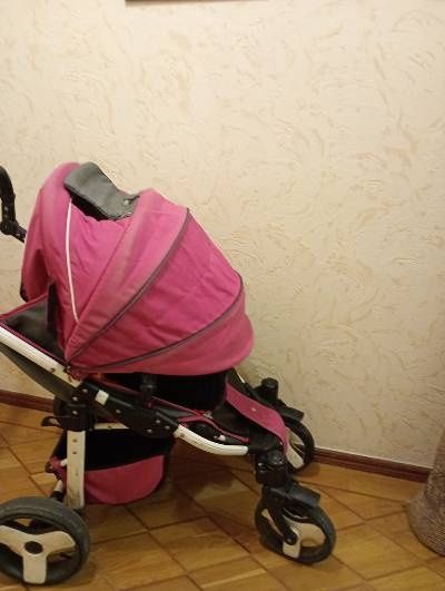 Продам прогулочную коляску Camarello