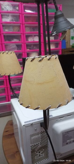 Selling chandeliers423054744550133761