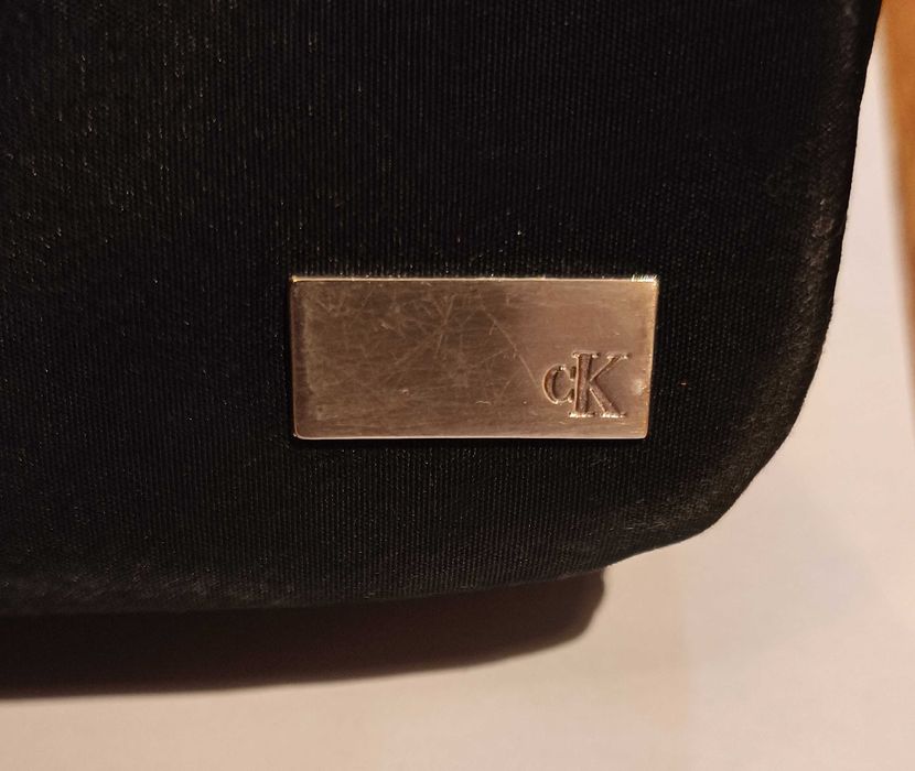 Estilo e elegância. Mala Calvin Klein.