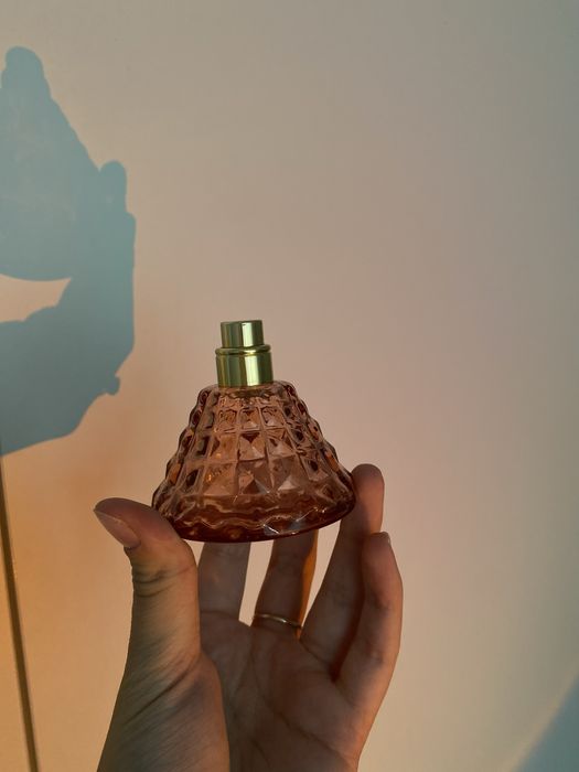 Pusta butelka po perfumach