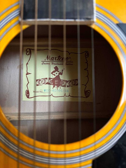 Акустична гітара від Maxtone моделі WGC-4010G/SB