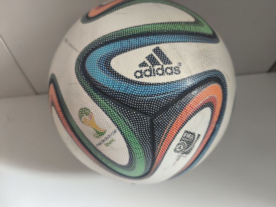 Piłka Adidas Brazuca Meczowa