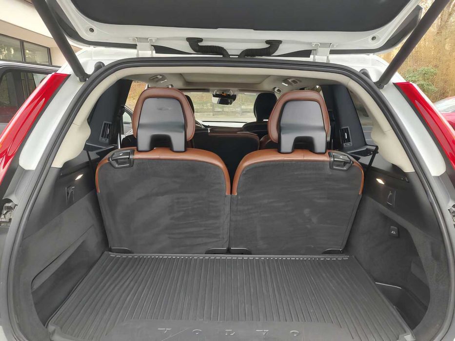 Volvo XC90 T6 Momentum      2019