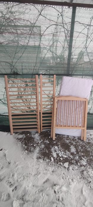 Кроватка детская.