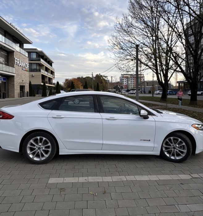 Аренда прокат Ford Fusion гибрид