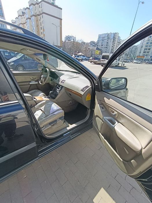 Продам Volvo XC90