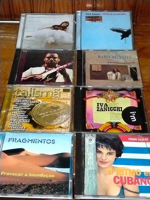 CDs de música entre outros