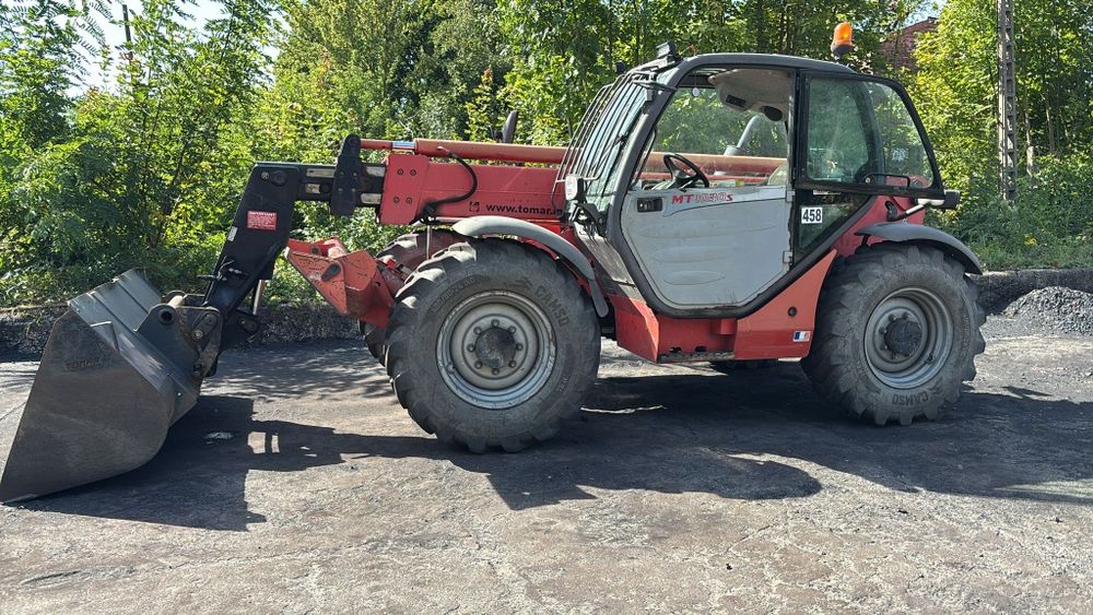 Usługi Manitou oraz koparki