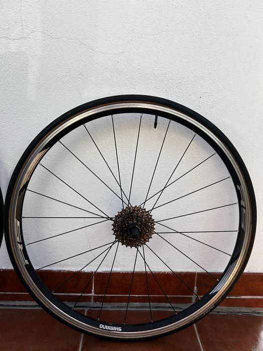 Rodas Shimano R5 em aluminio