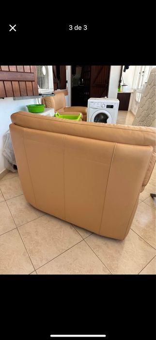 Sofá em pele robusto
