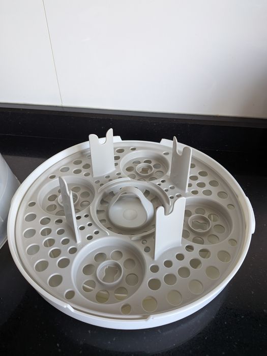 Esterilizador de biberões  da Tommee Tippee