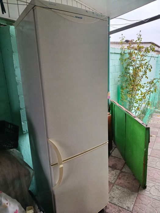 Холодильник б/у Snaige