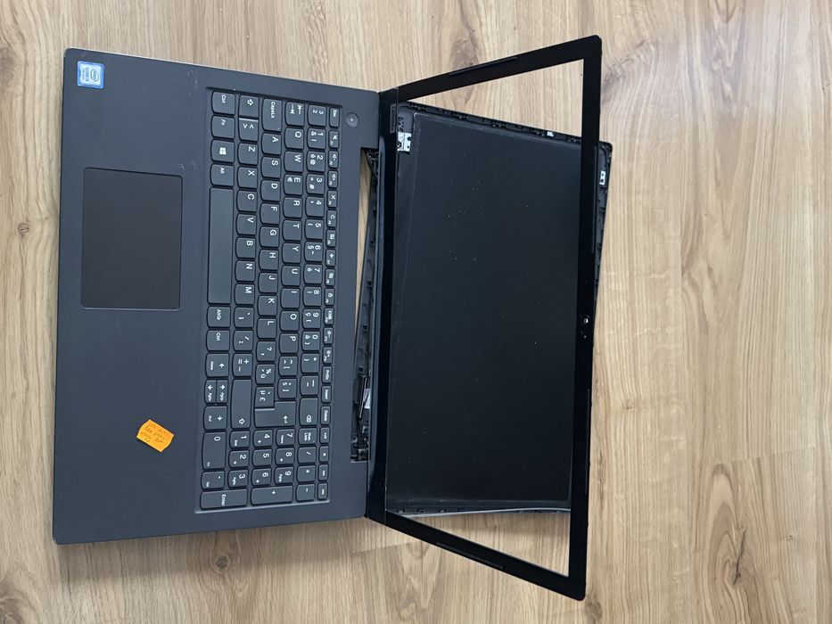 4 Laptopy Dell , Lenovo uszkodzone