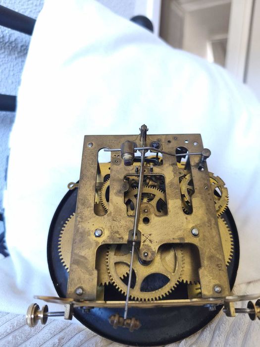 458 Zegar wiszący mechaniczny HAU antyk