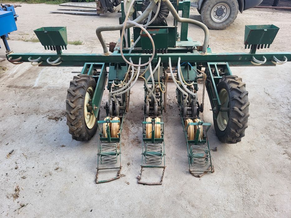 Siewnik do warzyw, marchwi, pietruszki, cebuli sfoggia