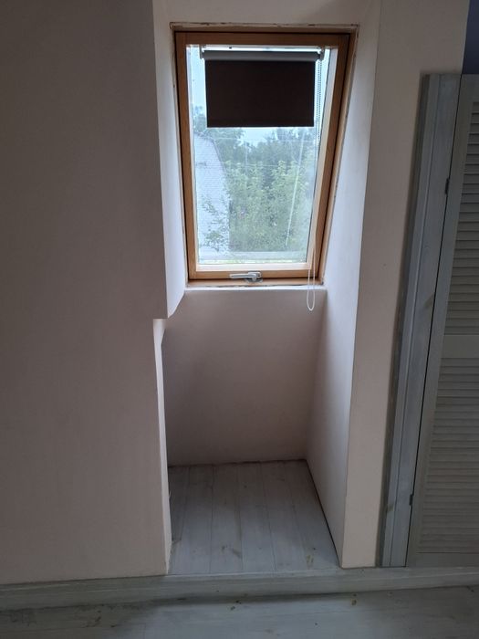 Цегляний будинок в селі Мотовилівська Слобідка, є піч