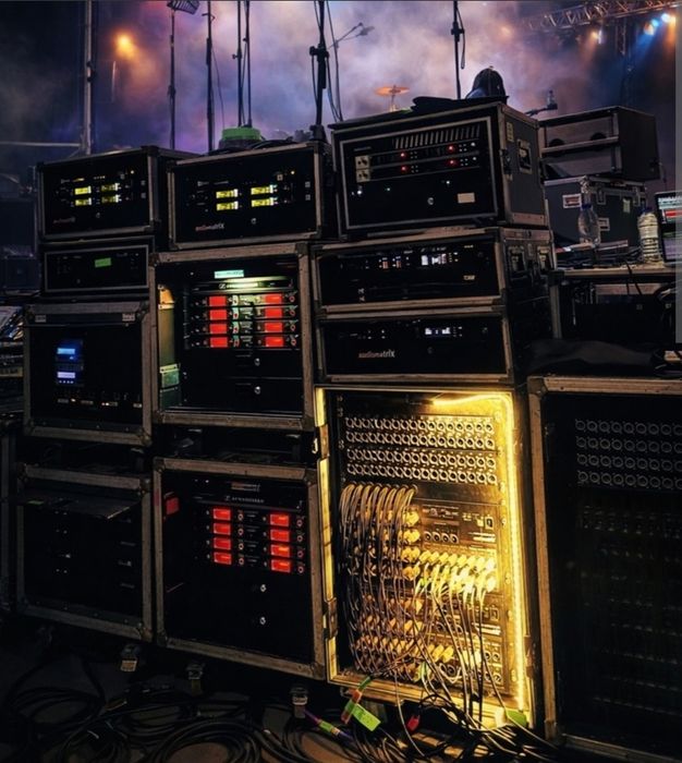 Montagem e reparação equipamento para estúdio, audito e vídeos.