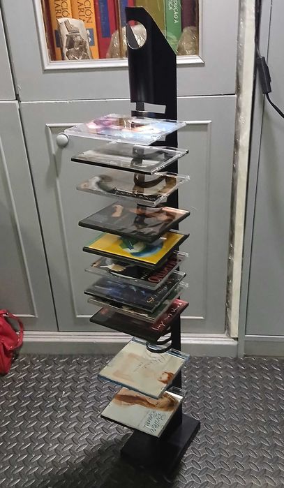 Coluna Arquivo de Cassetes de CD´s  música