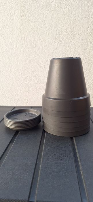 Seis vasos para plantas