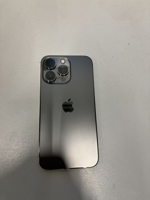 Айфон 13 про 256Гб в хорошому стані