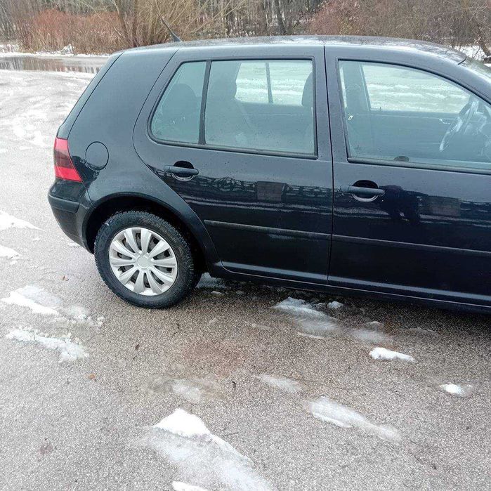 Volkswagen Golf 4.  2002r.