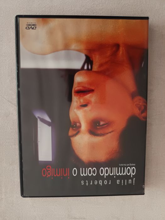 DVD dormindo com o inimigo