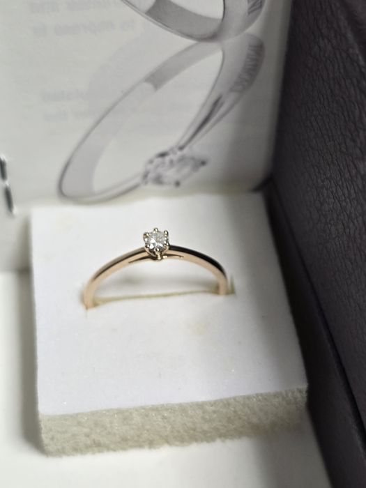 Золота каблучка з діамантом. Кольцо с бриллиантом, помолвочное