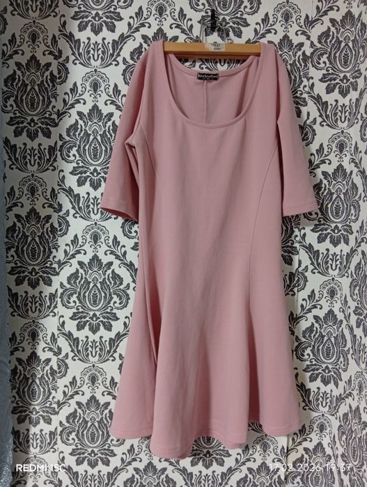 Продам плаття з коротким рукавом