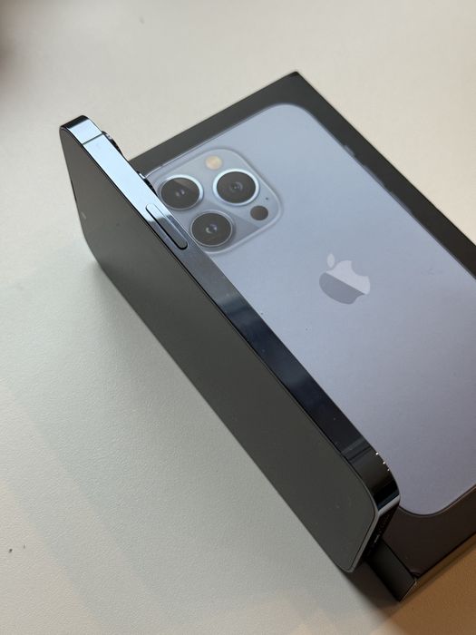Iphone 13 Pro 256 GB telefon i kabel apple