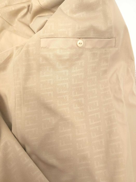 Fendi kurtka beżowa stójka