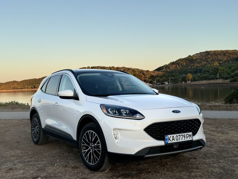 Ford Escape плагін гібрид