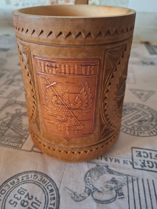 Деревянная кружка.