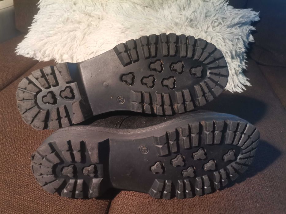 Buty zamszowe rozm. 40