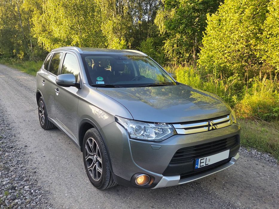 Mitsubishi Outlander Automat 4WD 4x4 SALON PL, 7 os Keyless, Kamera, HAK, Rockford Fostgate