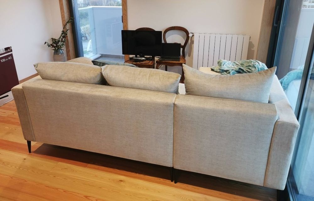 Sofá chaise long beje