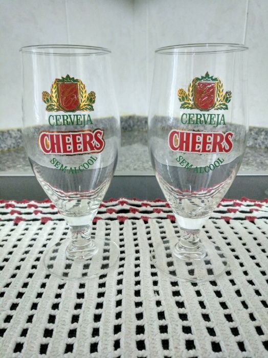 2 copos de cerveja (Cheers)64584321201793120
