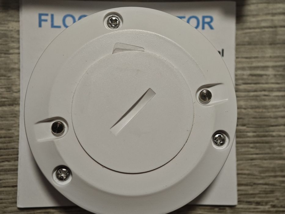 Датчик протікання води Tuya Zigbee