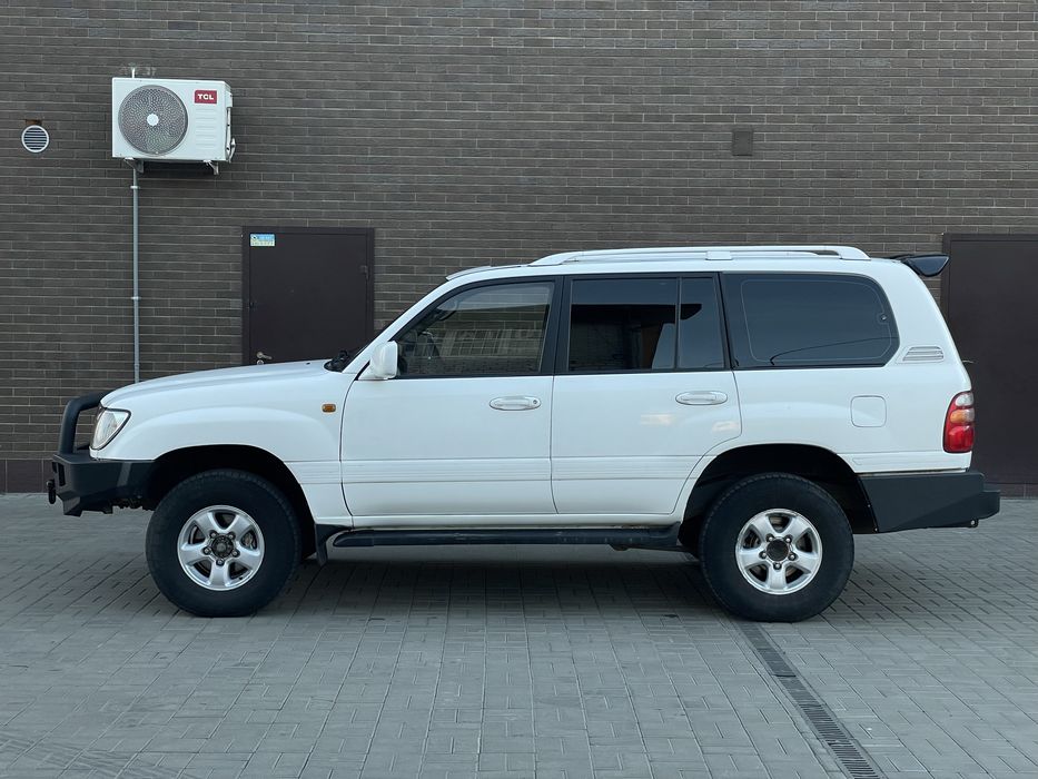 Toyota Land Cruiser 100