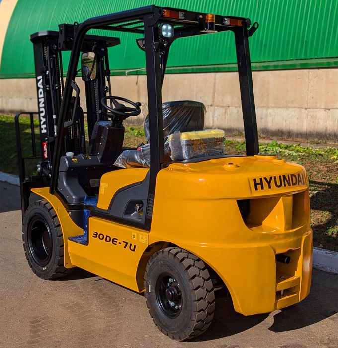 Навантажувач Hyundai 30DE-7 Mitsubishi дизель