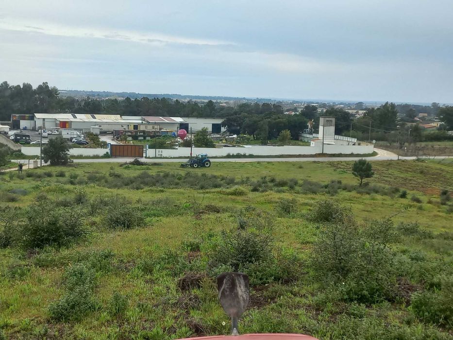 Limpeza de terrenos + Limpeza de fossas + Serviços agrícolas