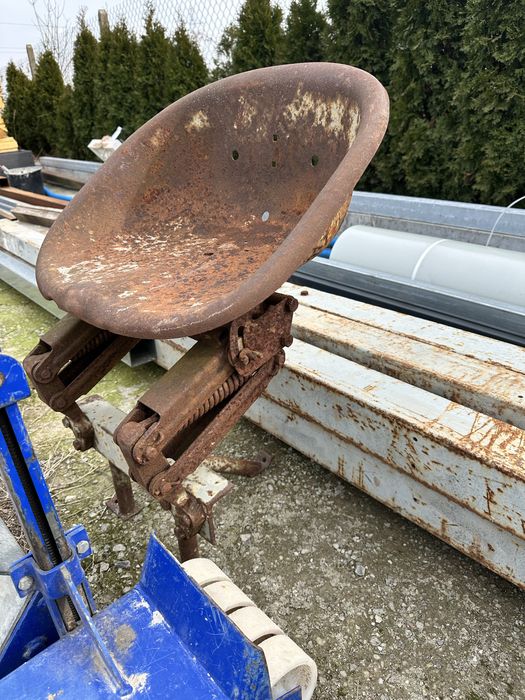Fotel siedzisko ursus PRL c-330 C 360 retro traktor
