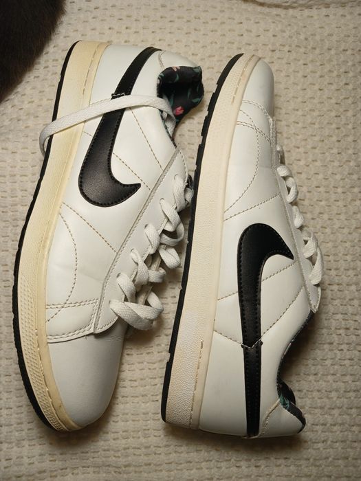 Кросівки жіночі Nike