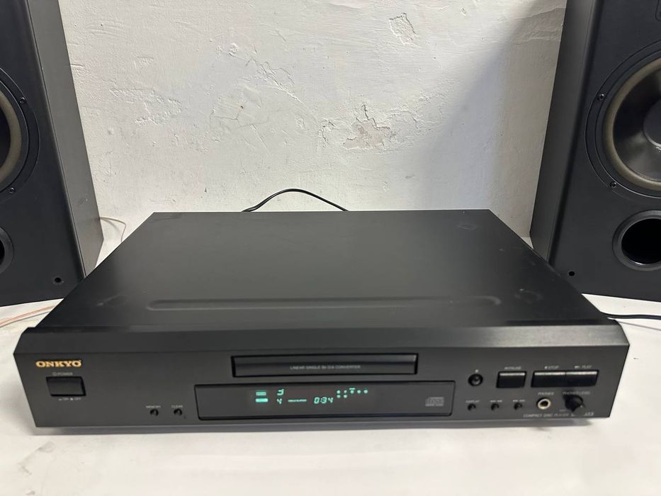 Odtwarzacz CD Onkyo DX-7333