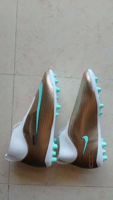 Chuteiras Nike Novas