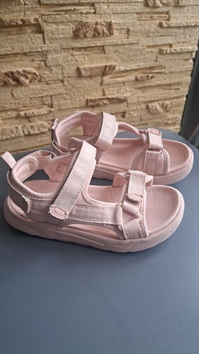 Босоніжки ( сандалі) h&m