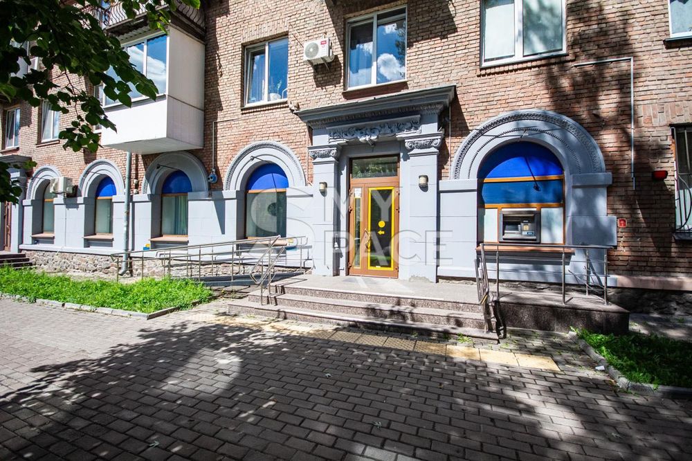 Київ Печерськ Район метро Звіринецька Маккейна Кудрі  252 м2 ФАСАД